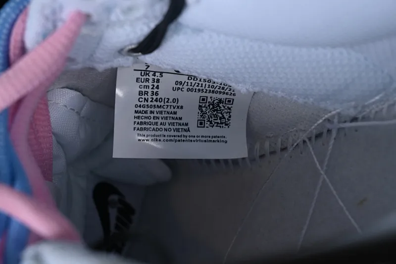 All categories Nk SB Dunk series Nk SB Dunk Low low-top sneakers Nk Dunk Low Cupid Macaron white and blue pink love vibe distressed SB strap low-top casual sneakers DD1503-109